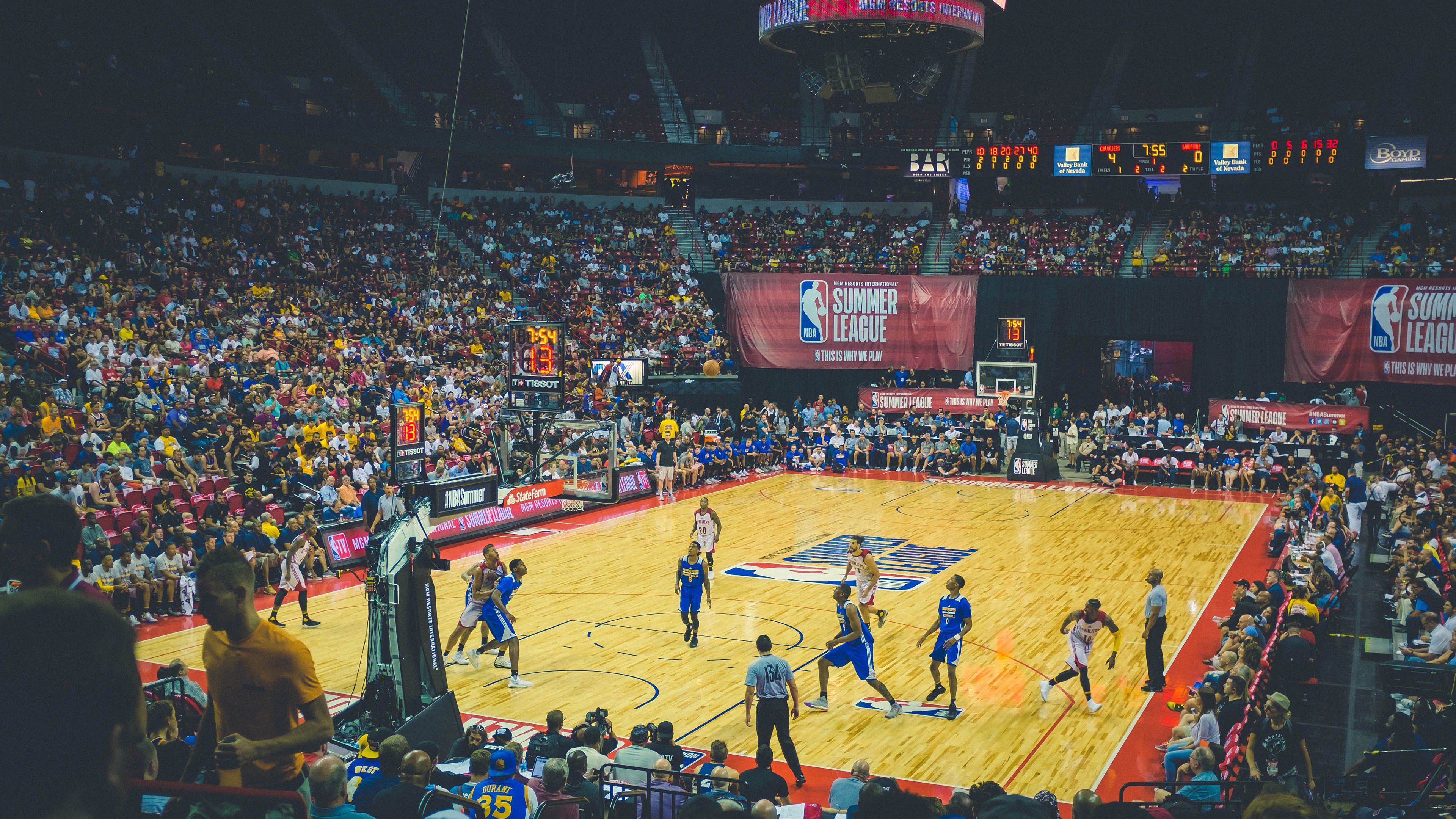 Astralis 在 ESL Pro League S20 中被 Complexity 淘汰，决定更换阵容，2020estarlpl